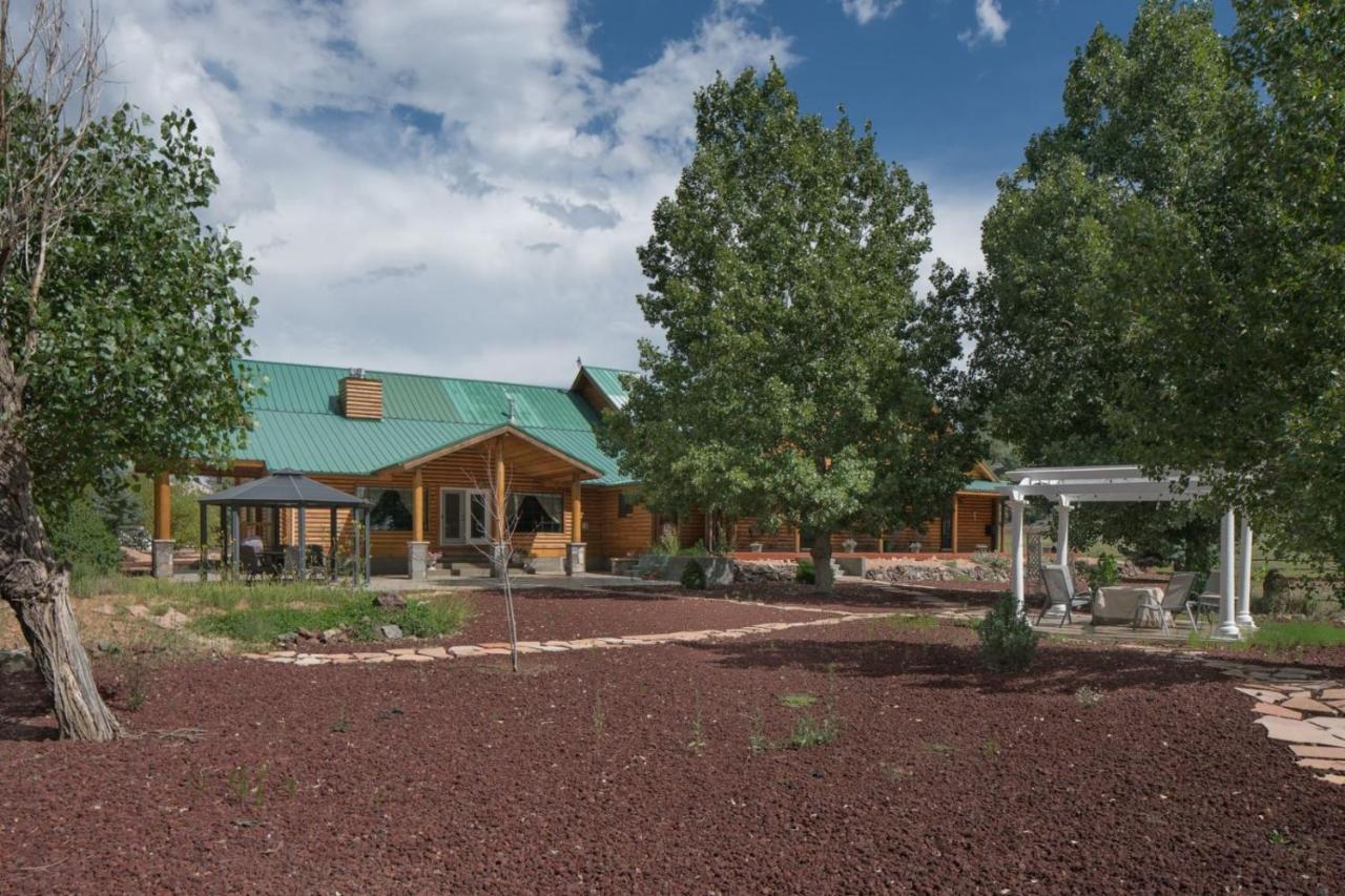 Quarter Horse Inn & Lodge Williams Exterior photo