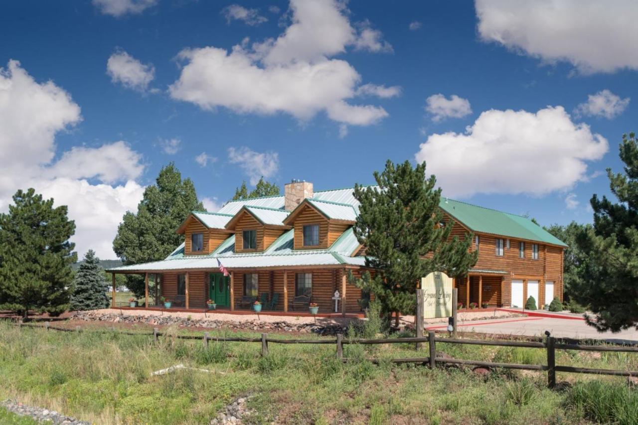 Quarter Horse Inn & Lodge Williams Exterior photo